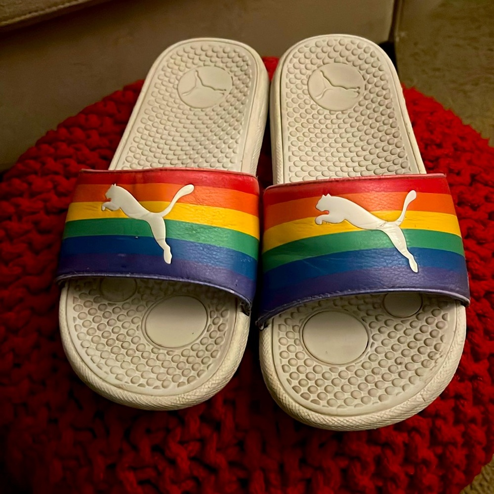 PUMA mens10 slides, gently used.